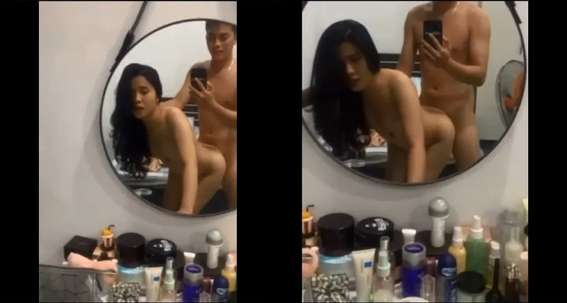 Quan hệ nữ học sinh xinh như hoa trước gương