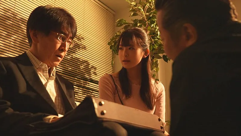 Anh xã vay nợ anh giang hồ, bà xã phải bán thân để trả nợ