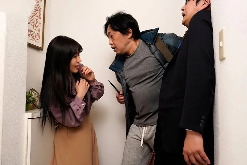 Cô gái thương tâm gặp lại kẻ cưỡng bức mình 10 năm trước