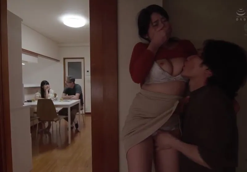 Má trộm nhìn cô vợ anh xã con gái địt nào ngờ con rể nhìn thấy